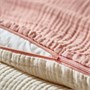 GULDVÄVARE, Комплект постельного белья из 3 предметов для детской кроватки, бледно-розовый/бежевый 406.305.25